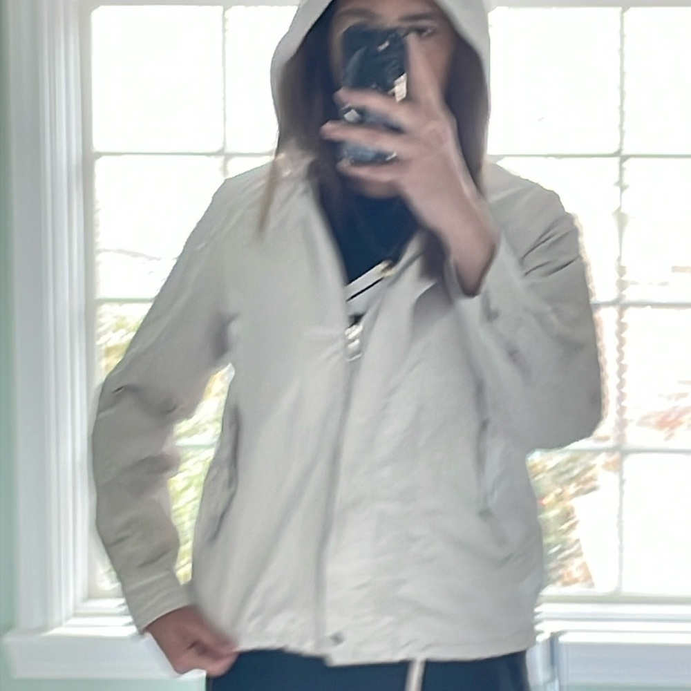 Beach walking light weight jacket. Hood. Pockets. Zip up